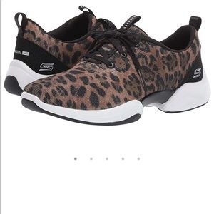 Skechers leopard shimmer tennis shoes